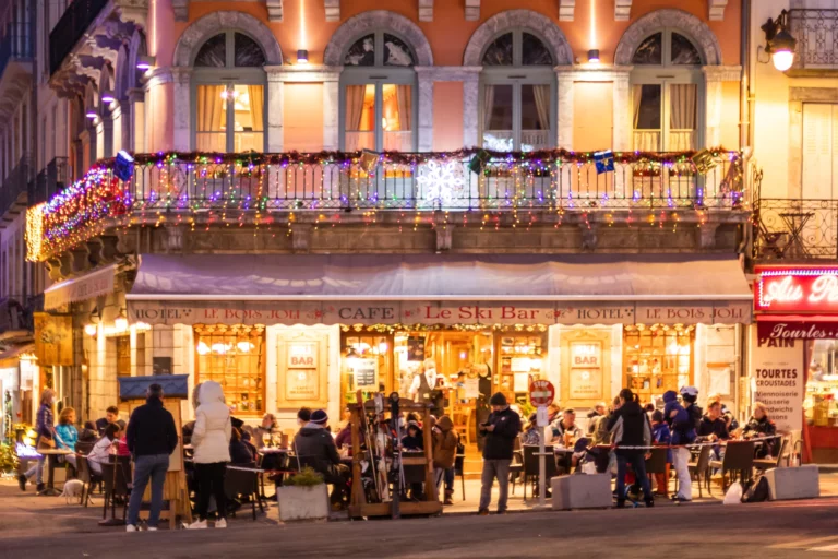 Hôtel Ski bar Le Bois Joli  Sauna en Centre Ville Cauterets Haute Pyrénées
