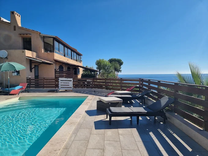 Résidence en bord de mer -Les Bungalows de Figha – entre Solenzara et Porto Vecchio en Corse du sud