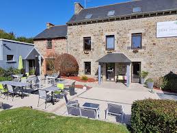 Hôtel Restaurant – Manoir Le Quatre Saisons
