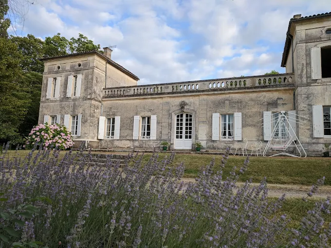 Chambres d&rsquo;Hôtes – Château Le Méjean – Pessac-sur-Dordogne proche Saint-Emilion