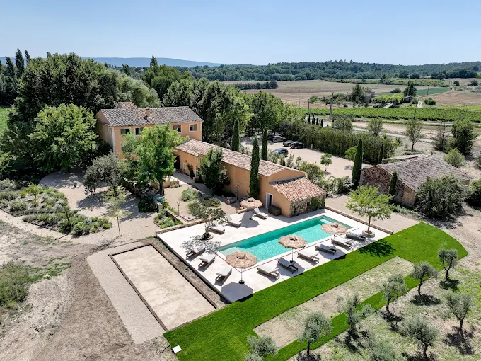 Location saisonnière – La Bastide des 7 Sœurs – Au cœur du Luberon