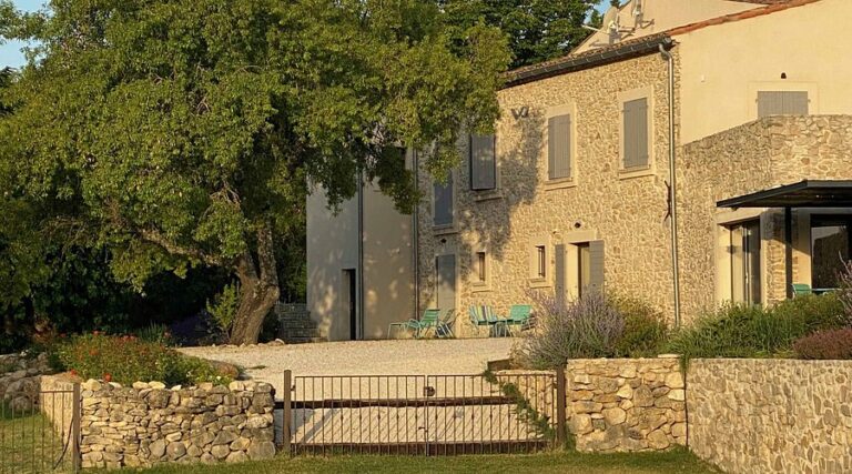 Maison chambres d&rsquo;hôtes – Chut ! c’est ici – proche Aix en Provence