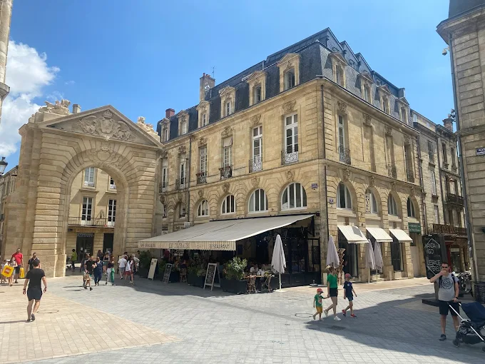 Hôtel – Madame – Bordeaux