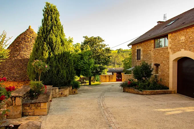Chambre d&rsquo;hôtes de charme – Aux Bories de Marquay – près de Sarlat en Dordogne