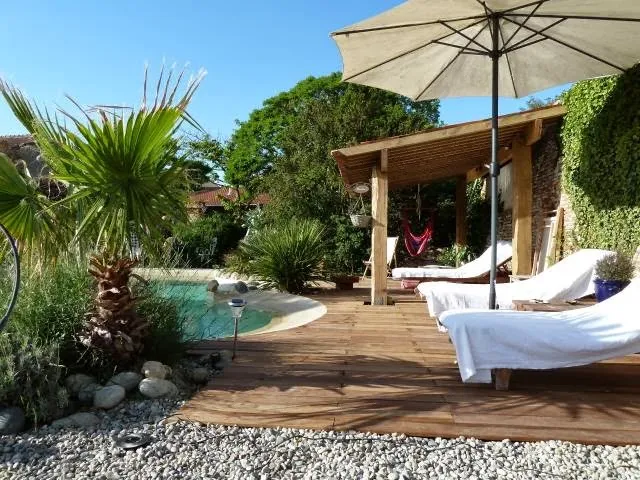 Maison d&rsquo;hôtes – le village – Villenouvelle