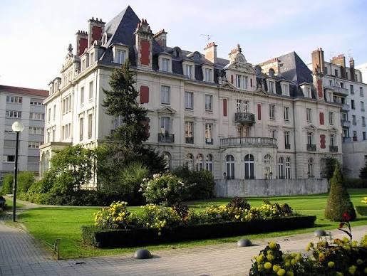 Grand Hôtel des Bains- Salins-Les-Bains proche Besançon dans le Jura