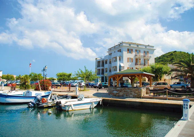 Hôtel – Marina d&rsquo;Oro – Macinaggio pointe du Cap Corse