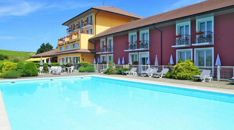 Logis Hôtel – Domaine du Revermont – proche Arbois, Poligny, Lons-le-Saunier et Dole – Jura